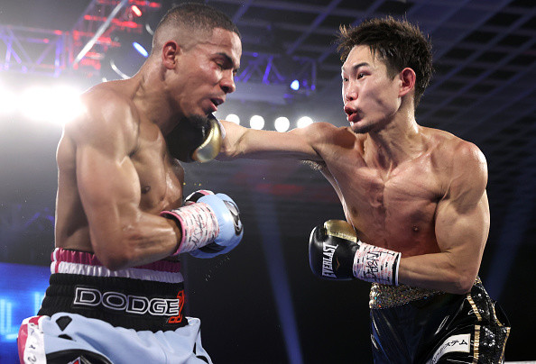 劇的な逆転KO勝利を挙げた中谷正義（右）photo by Getty Images