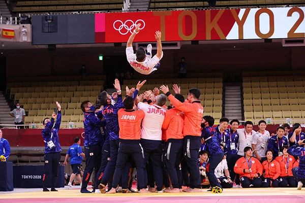 非売品 井上康生選手 ミズノ 特大タペストリー 柔道 ポスター 非売品 井上康生選手 ミズノ 特大タペストリー 柔道 ポスター