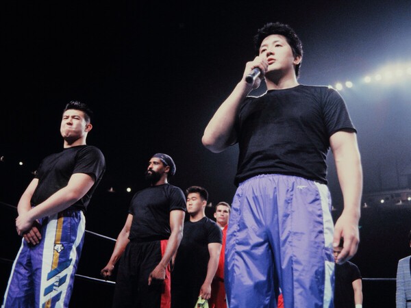 前田日明（右）が旗揚げしたリングスには、佐竹雅昭（左）などのちにK-1で活躍する選手も多く参戦した