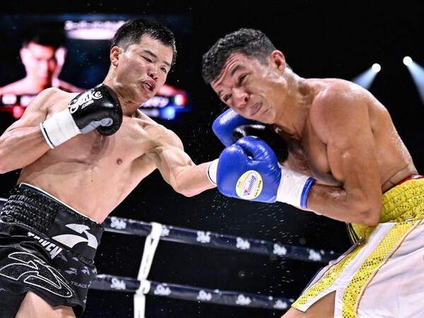 ボクシング転向２戦目を判定で勝利した那須川天心（左）photo by 山口フィニート裕朗/アフロ