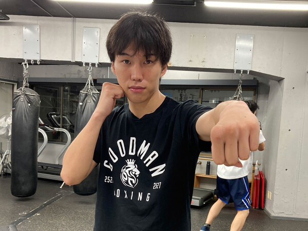 2022年５月にグッドマンと試合をした富施。着ているのはグッドマンのＴシャツ 　photo by Soichi Hayashi Sr.