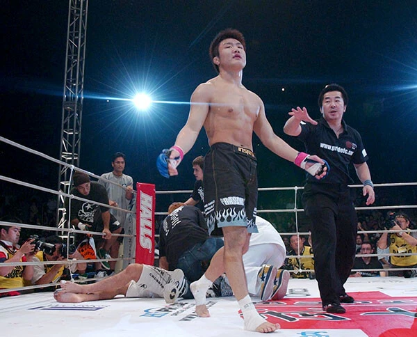 2005年９月のPRIDE 武士道で五味に一本負けを喫した　photo by 東京スポーツ