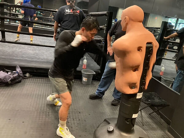 練習中の中谷。階級を上げ、上半身や太ももなど体の厚みが増した