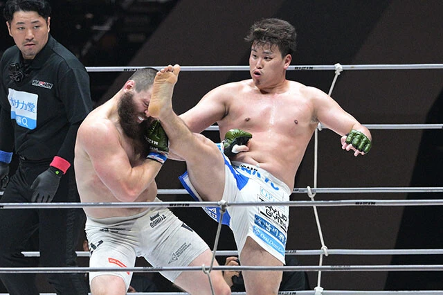 『超RIZIN.4』のヘビー級トーナメント準決勝に臨んだ上田幹雄 photo by 東京スポーツ/アフロ