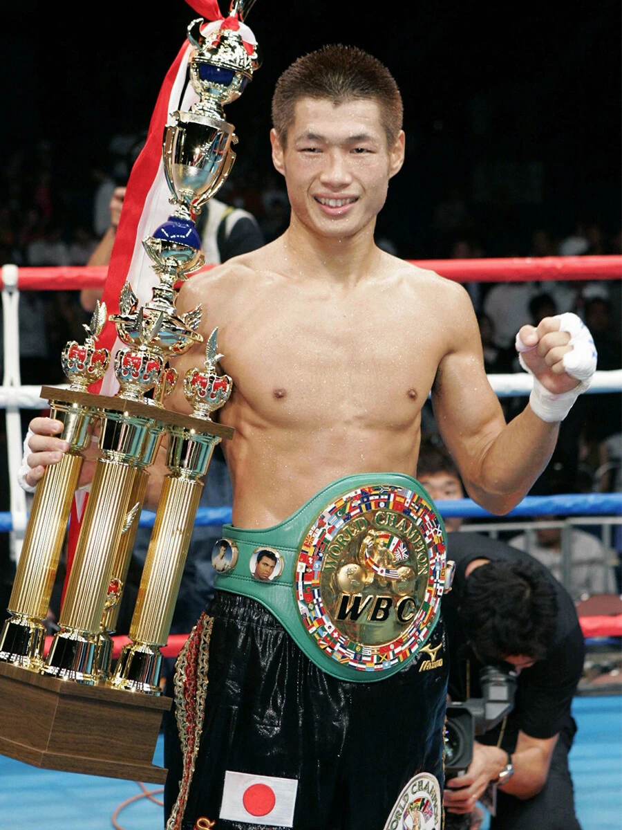 長谷川穂積は世界王者として数々の偉業と記憶に残る戦いを見せた photo by Kyodo News