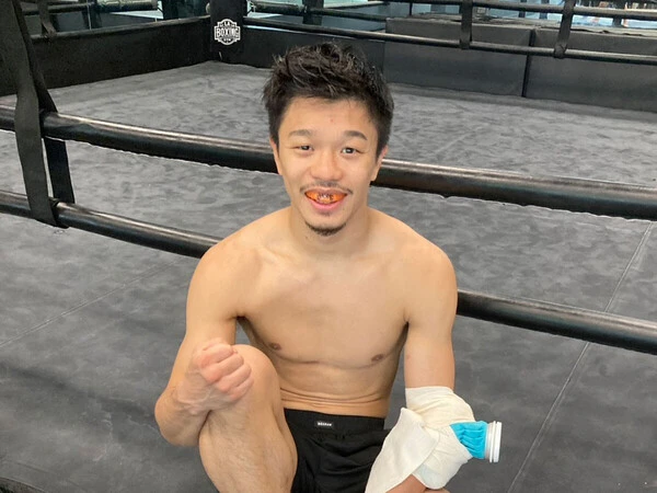 激しい練習後も笑顔を見せる中谷