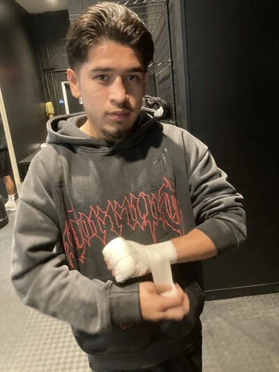 中谷のスパーリングパートナーを務めるディエゴ・アヴィレス