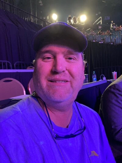 スコット・タビア