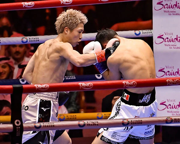 ピカソ（右）を判定で下した井上　photo by Hiroaki Finito Yamaguchi