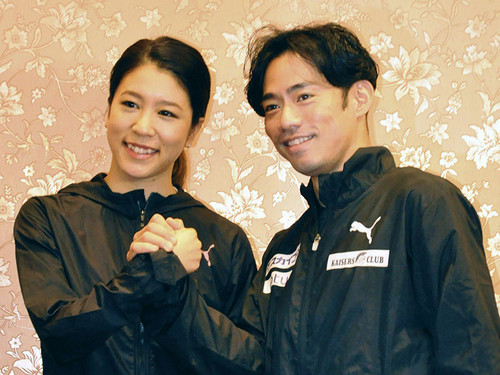 アイスダンスのカップル結成を発表した、髙橋大輔（右）と村元哉中（左）　photo by kyodo news