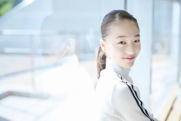 愛知・モリコロパーク アイススケート場でインタビューに応じた上薗恋奈
