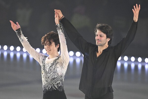 宇野昌磨が「師匠」ステファン・ランビエールとコラボ『フレンズオンアイス』で絆を表現 | web Sportiva (スポルティーバ)