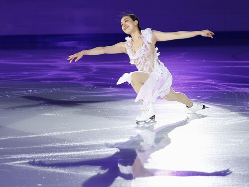 「MAO RINK」で演技を披露する浅田真央さん photo by Kyodo news