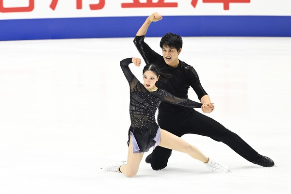全日本選手権で５年ぶりの優勝を飾った「りくりゅう」