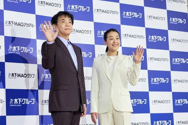 浅田は木下グループの木下直哉CEOとともに会見に臨んだ