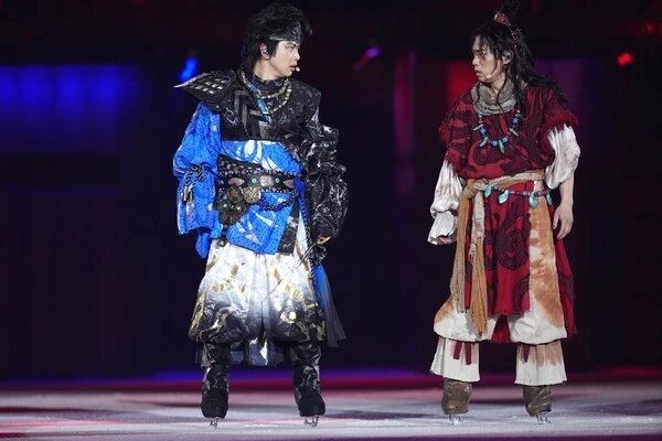 ショーは「NEWS」増田貴久と高橋のダブル主演　©氷艶hyoen2025