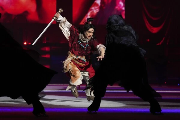 『氷艶』で桃太郎・温羅伝説の温羅を演じた高橋大輔　©氷艶hyoen2025