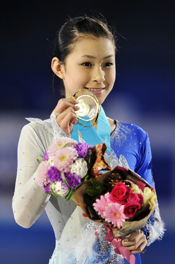 2009年ジュニアGPファイナルで優勝した村上佳菜子 photo by Kyodo News