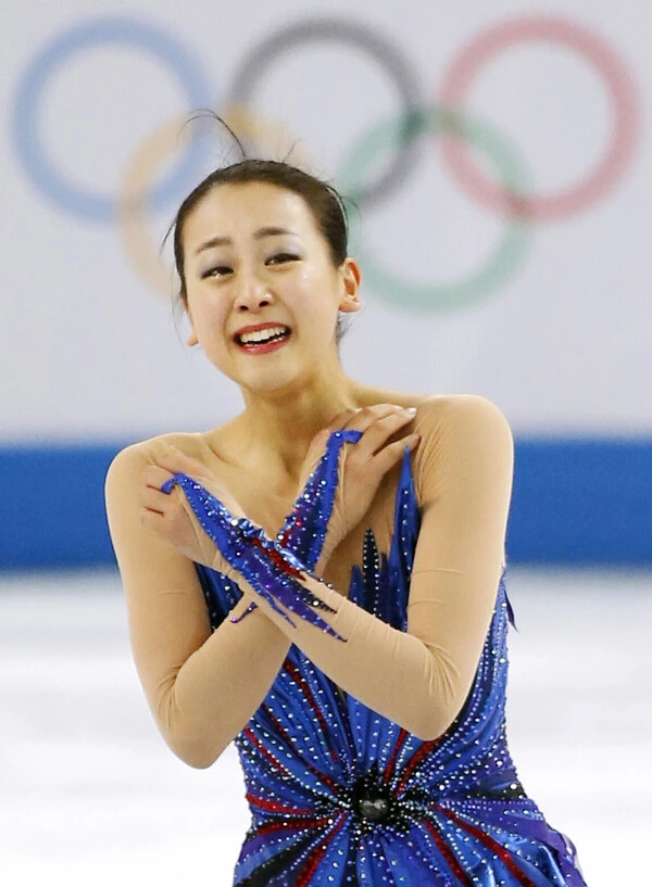 2014年ソチ五輪でフリー後に涙を流しながら、笑顔も見せた浅田真央 photo by Kyodo News