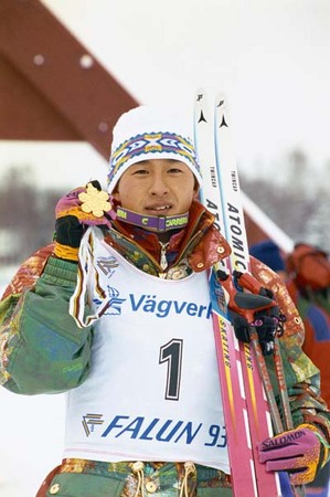 複合界で旋風を巻き起こした荻原健司。1998年長野五輪では日本選手団の主将として開会式の選手宣誓を務めた。