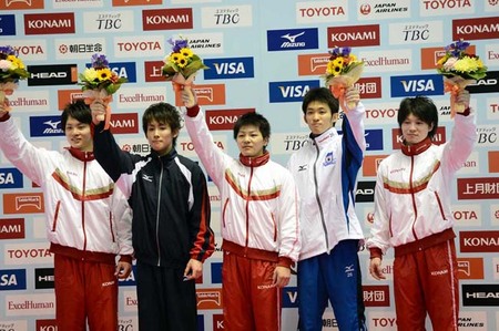 左から田中佑典、加藤凌平、山室光史、田中和仁、内村航平の５人が代表に選ばれた