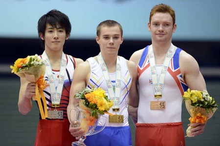 左から２位の加藤凌平、優勝したオレグ・ベルニアイエフ（ウクライナ）、 ３位のダニエル・パービス（イギリス）