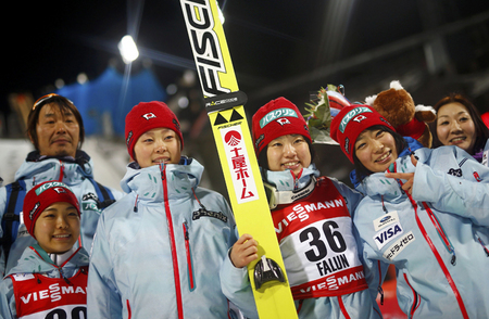 世界選手権に出場した日本女子ジャンプ陣。（左から）髙梨沙羅、勢藤優花、伊藤有希、岩渕香里