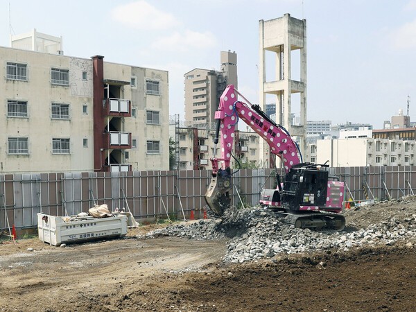 2016年９月、解体が進む都営霞ヶ丘アパート