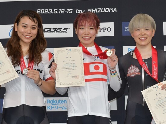 ５月の全日本トラックで表彰台にのぼった（左から）太田りゆ、佐藤水菜、梅川風子　アジア選手権にそろって出場する