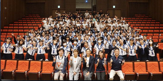 大阪成蹊大学での様子。男子も女子も一緒に生理に関する授業を受けた