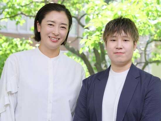 元競泳選手の伊藤華英さん（左）とガールズケイリンの柳原真緒選手　photo by Noto Sunao（a presto）