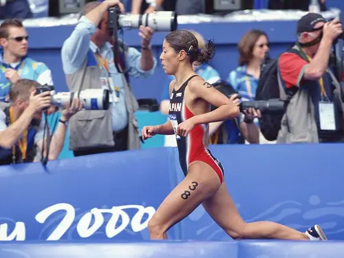 トライアスロンが正式種目になった2000年のシドニー五輪に出場した庭田清美さんphoto by Jun Tsukida/AFLO SPORT