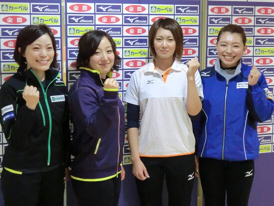 2013年の日本代表決定戦に挑んだ４チームのスキップ。左から北海道銀行フォルティウスの小笠原歩、中部電力の藤澤五月、札幌国際大学の吉村紗也香、LS北見の本橋麻里　photo by Takeda Soichiro