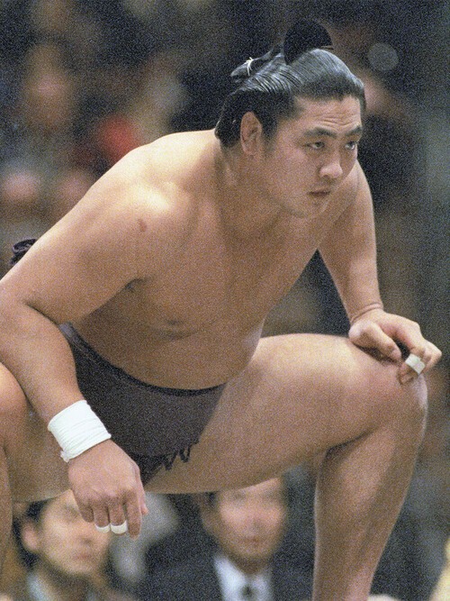 霧島は相撲の魅力の一面を体現する力士だったと言える　photo by Kyodo News