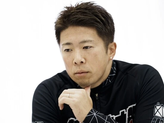 熟考しながら丁寧に話す深谷photo by Gunki Hiroshi