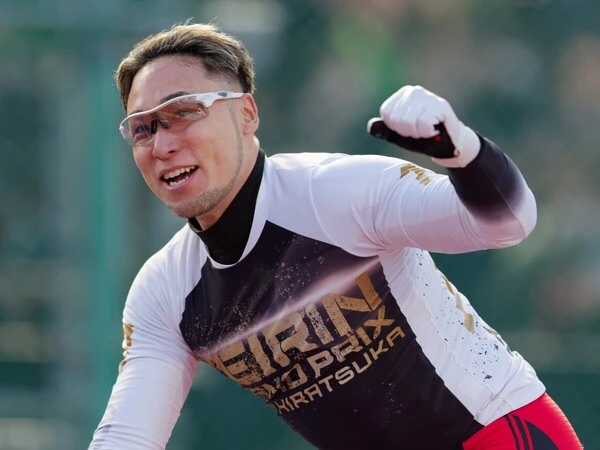 初優勝を手にした郡司浩平　photo by Takahashi Manabu