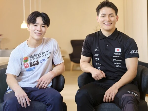 ともに岡山県岡山市出身の岡慎之助（左）と太田海也（右）　photo by Noto Sunao（a presto）