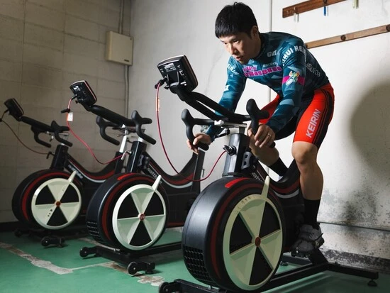 自転車漬けの日々を送る寺崎photo by Photoraid
