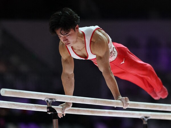 先の世界選手権で個人総合５位となった岡。迷いの中での演技となってしまった　photo by AFLO