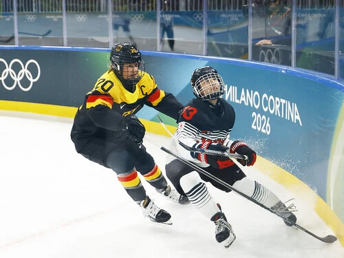 ドイツ戦で得点を決めたスマイルジャパンの輪島夢叶 photo by Noto Sunao / JMPA