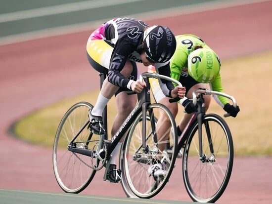 日本の競輪用の自転車にも慣れ、好成績を連発するファンデルワウ