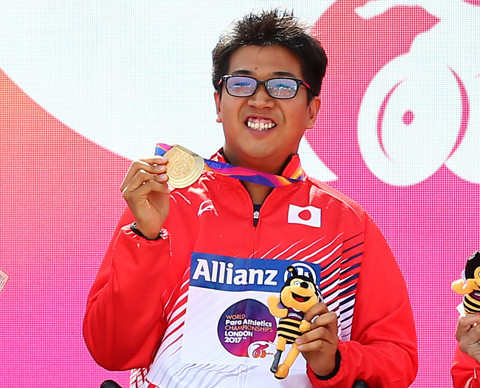 リオ２冠王者を破り、パラ陸上の佐藤友祈が東京につながる金メダル２個