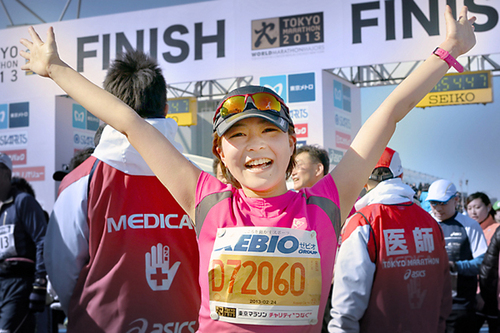 昨年初めて走った東京マラソン。ゴールした瞬間は最高の気分でした！