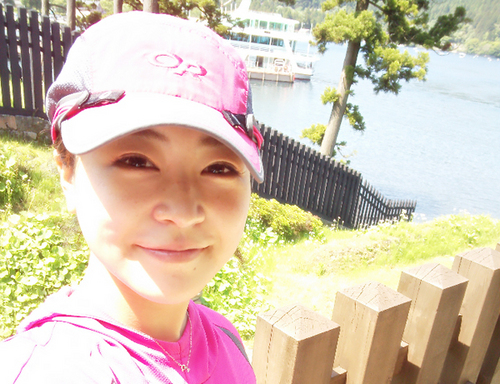 芦ノ湖をバックに記念撮影。箱根５区を走り切りました！
