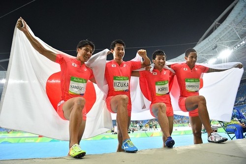 短距離で日本勢が勝負できることを、リオ五輪の舞台で銀メダルを獲得し証明した