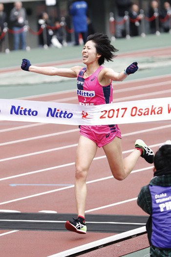 ５年ぶりに大阪国際女子マラソンで優勝し、今年の世界陸上の有力候補に躍り出た重友梨佐
