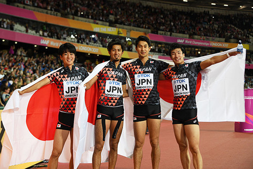 リオ五輪から１年で再びメダルを手にした男子４×100ｍリレー