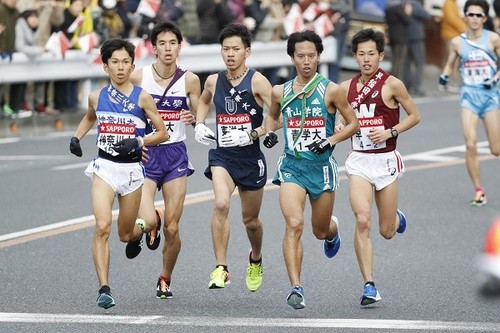 2017年の箱根駅伝では、２区で区間賞の走りをしたエースの鈴木健吾