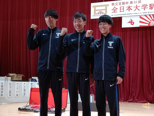 全日本大学駅伝制覇に貢献した（写真左から）塩澤稀夕、名取燎太、西田壮志の3人