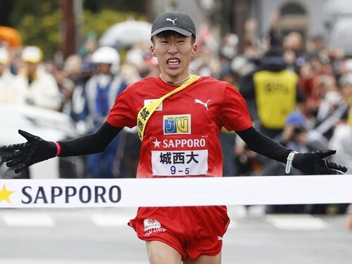 総合３位に入った城西大のエース５区・山本唯翔　photo by Kyodo News